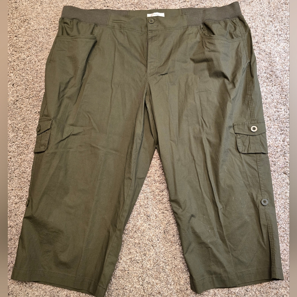 CJ Banks Green Capris, size 24